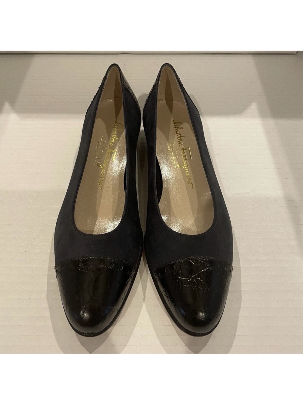 Salvatore Ferragamo Italy Navy Leather Flats Womens 4.5 Extra Narrow A2 Unworn